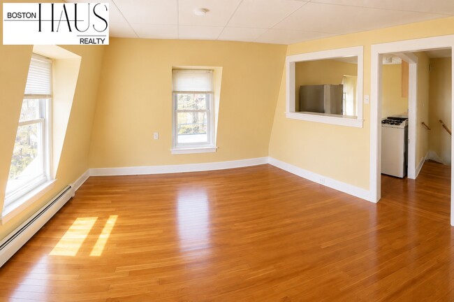 29 Inman St Unit 3