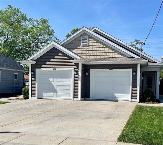 414 W Kentucky Ave Townhome For Rent in Effingham, IL