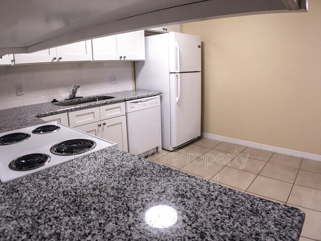 Photo - 332 Dundee Dr