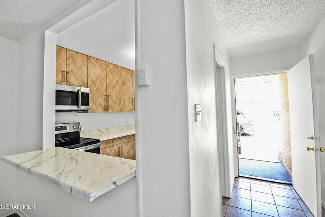 Photo - 5200 Carousel Dr Unit 1