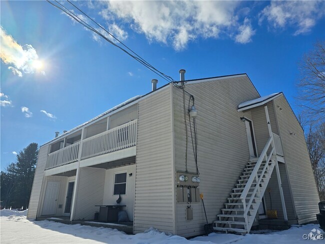 Building Photo - 427 Lake St Rental