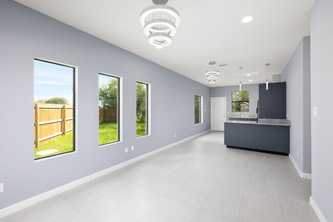 Photo - 1208 W Harrison Ave Unit 2