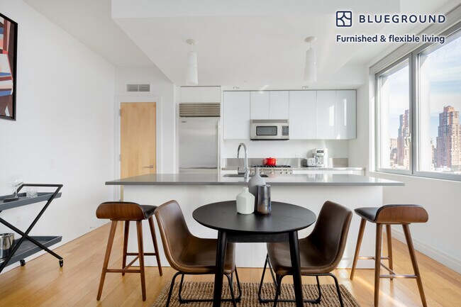 Photo - 550 W 54th St Unidad FL27-ID360