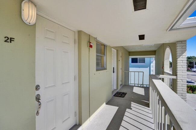 Photo - 2311 NE 36th St Unit 2f