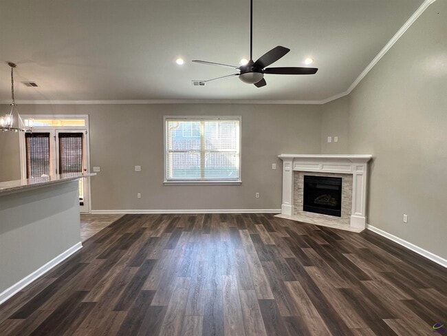 Photo - 210 Hearthwood Dr