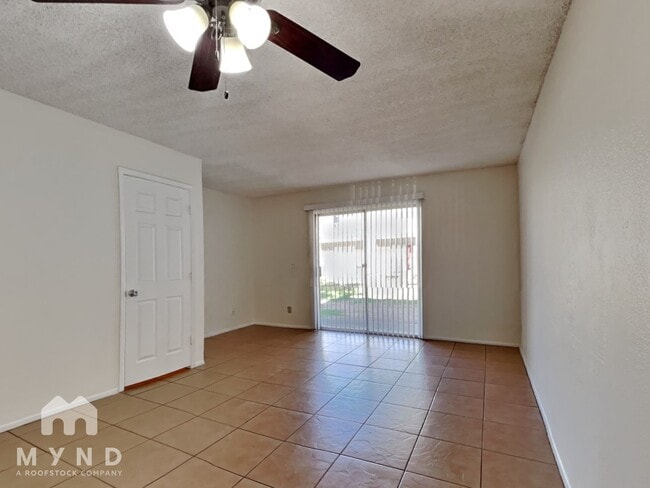 Photo - 2828 E Tierra Buena Ln Unit 103