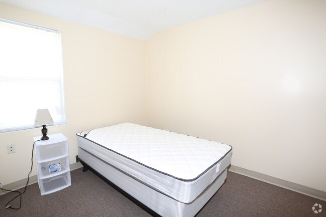 Bedroom-Lafayette Townhomes