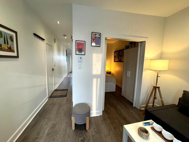 Photo - 4006 Rue Hochelaga Unit ID1240151P