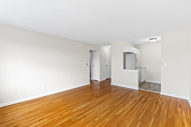 20 W Church St