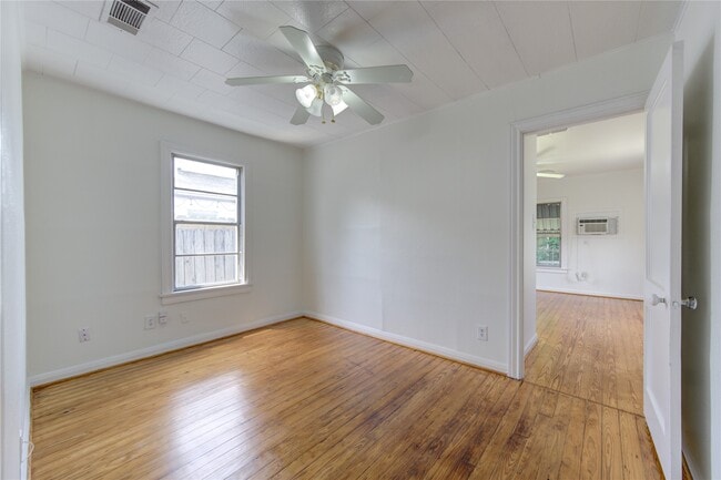 Building Photo - 1823 Tabor St Rental