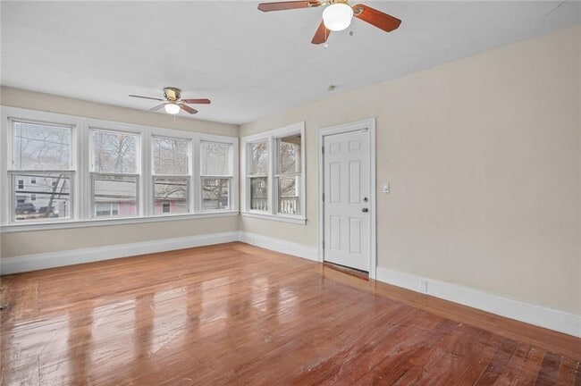 Photo - 123 Radcliffe Ave Unidad 2nd Floor