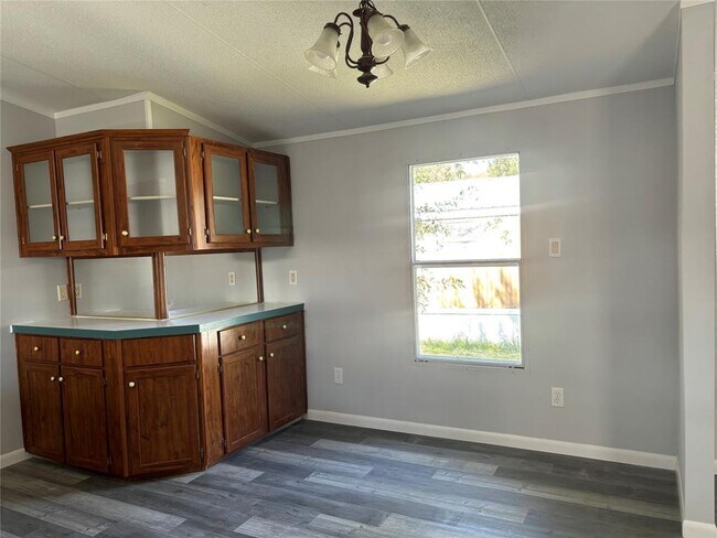 Photo - 231 6 Morris Ln