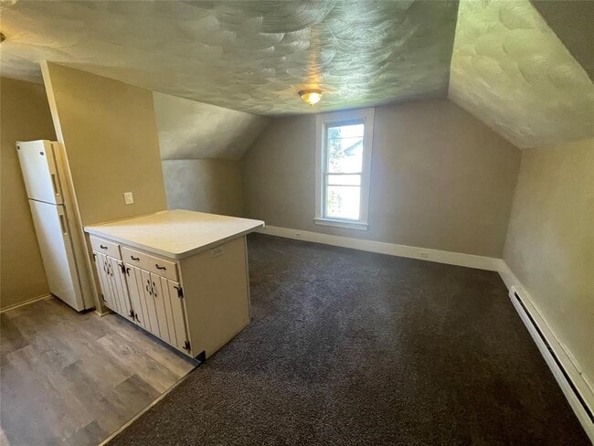 Photo - 2672 Myrtle St