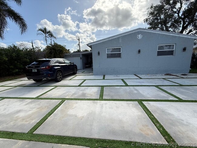 Photo - 3111 N 66th Ave