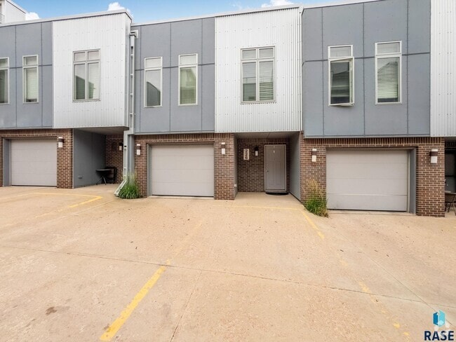 Building Photo - 226 E Residence Pl Rental