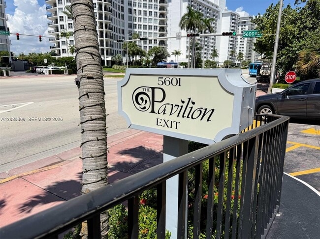 Building Photo - 5601 Collins Ave Unit 607