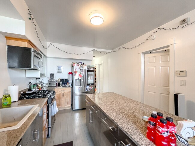 Photo - 3245 N Lakewood Ave Unit 3