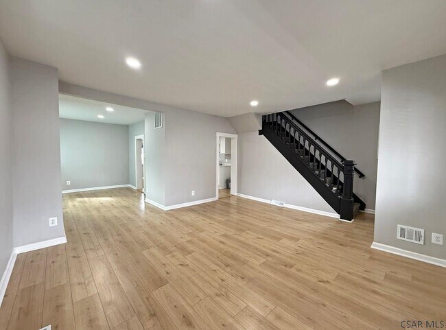 Photo - 512 Graham Ave