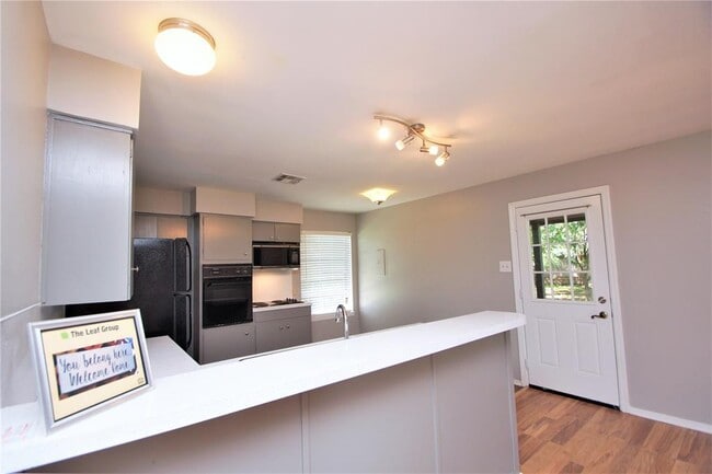 Photo - 3202 Barton View Dr