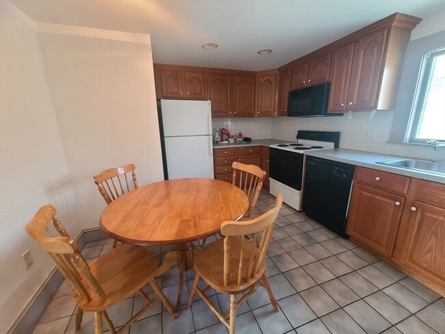 Photo - 26-28 Leyden St Unit 3