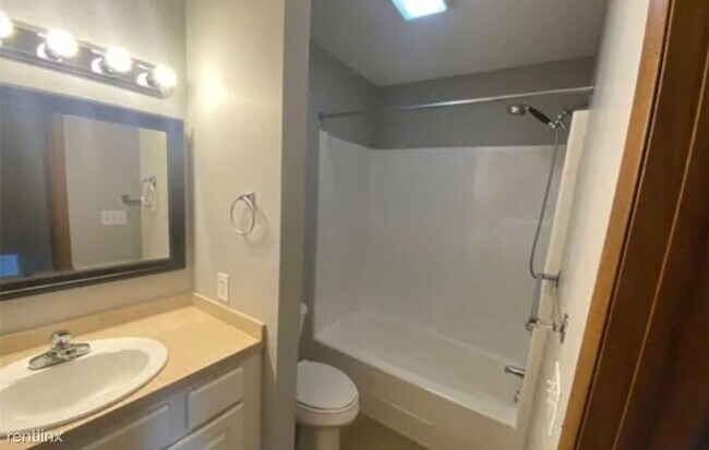 Photo - 3 br, 1.5 bath Condo - 5843 Cresthaven Lane A