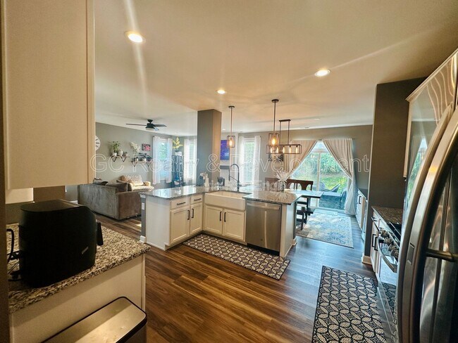 4144 Calder Ln