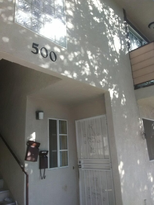 ENTRANCE - 500 S Gerhart Ave (East Los Angeles, CA)