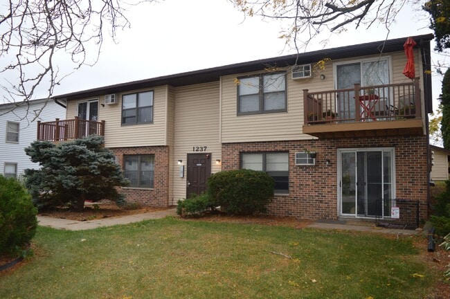 Building Photo - 1237 Sunfield St Unit 4