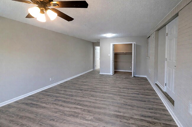 Photo - 311 Orchard Ln