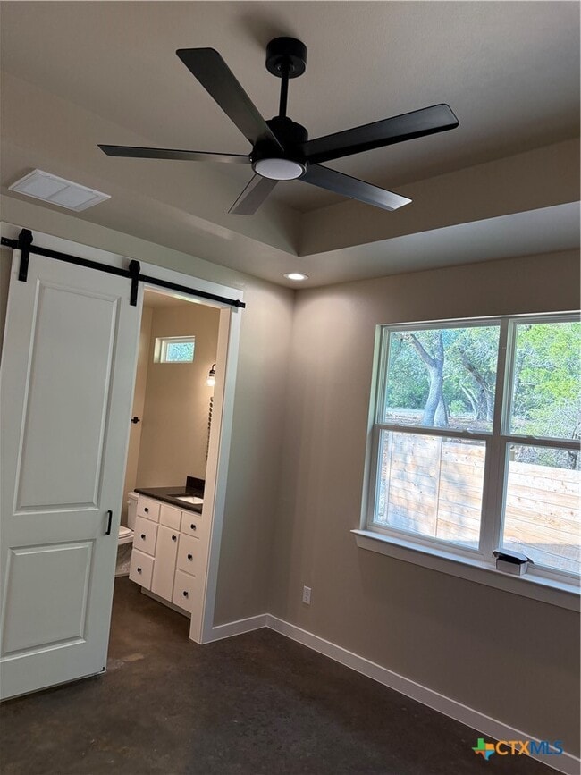 Photo - 149 Oak Summit