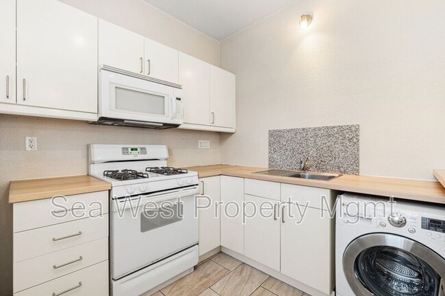 Photo - 208 Sanford St