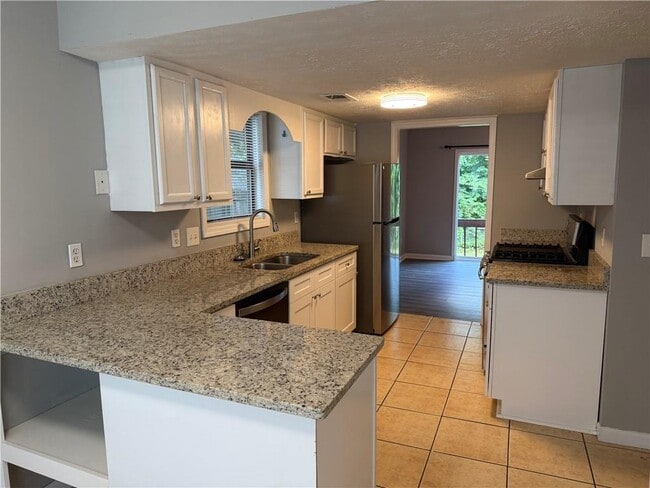 Photo - 1020 Dassow Ct