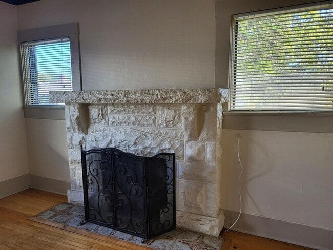 Photo - 2123 Pine St