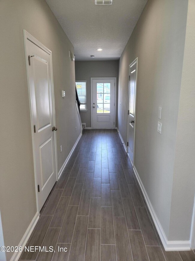 Photo - 118 Pinebury Ln