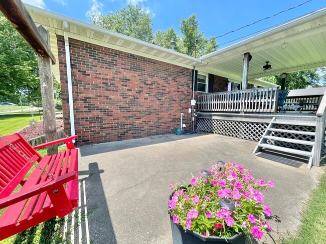 Photo - 9450 Singleton Rd