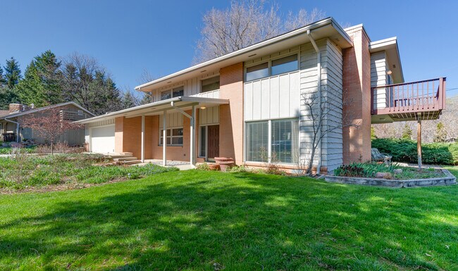 Photo - 565 Jack Pine Ct