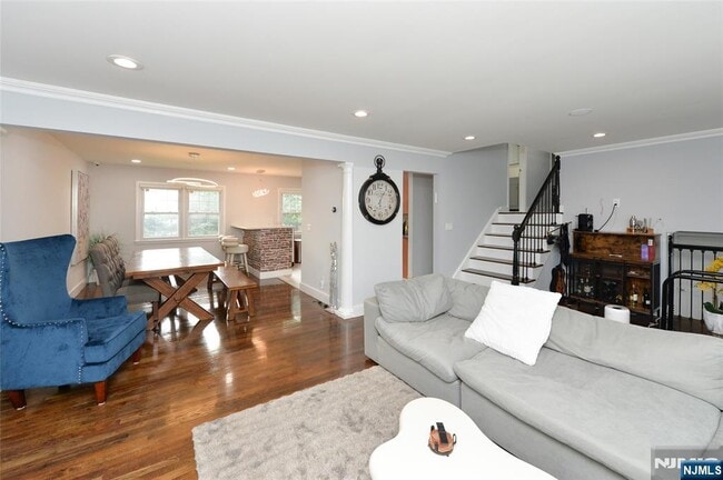 Photo - 154 Middlesex Ave