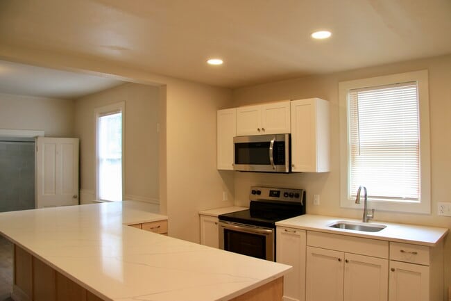Photo - 405 E Washington Ave