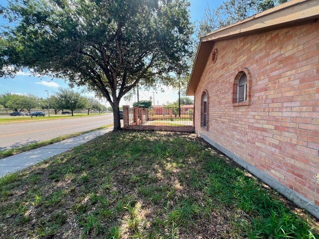 1222 W Sprague St