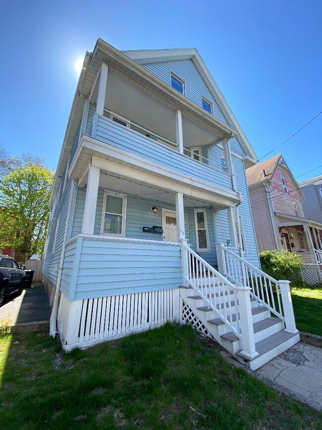 Building Photo - 38 Gorham St Rental