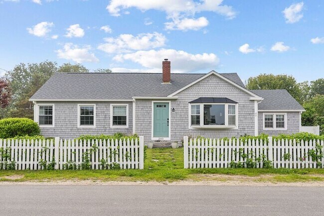 Photo - 240 Island Beach Rd