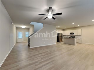 Photo - 215 Omega Ct