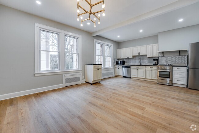 Building Photo - 69 70th St Rental