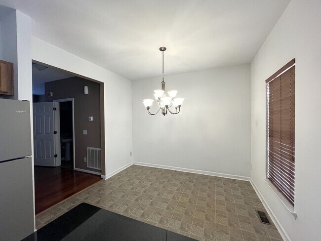 Photo - Great 2 Bedroom Townhome with Basement and Garage!