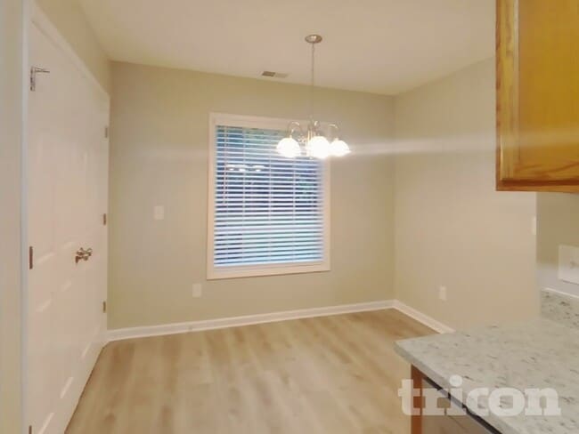 Photo - 212 Dorchester Dr