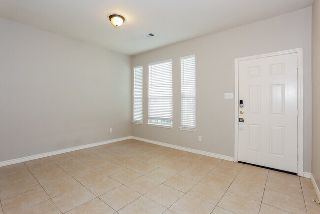 Photo - 2804 Hilcroft Ave