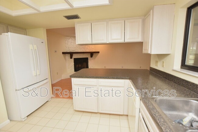 Photo - 1715 High Point Dr