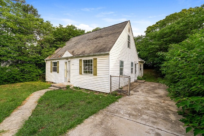 Photo - 1103 Louise Rd