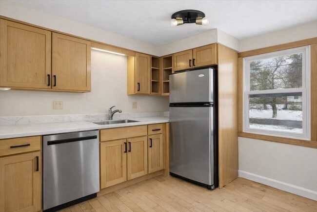 Photo - 105 Pomeroy Ln