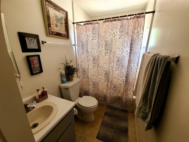 Photo - 458 N Lillie Ave